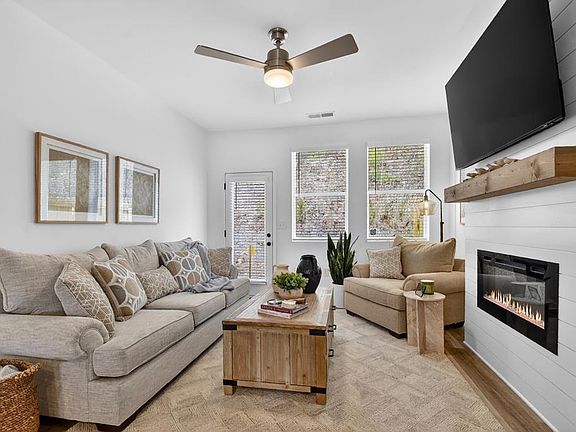5th image of Unit 38 Grove Loop