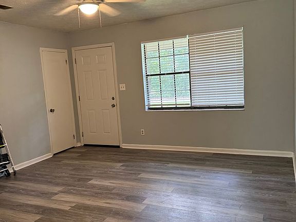 4th image of 123 Dogwood Dr