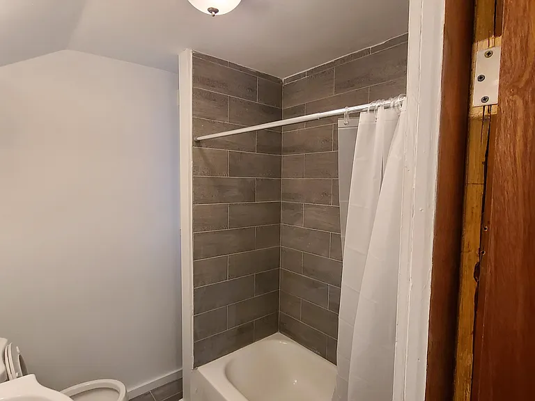 426 George St #3 — Photo 10