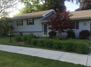 660 Wellner Rd, Naperville, IL 60540