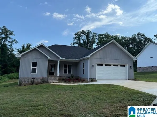 576 Adamson St, Piedmont, AL 36272