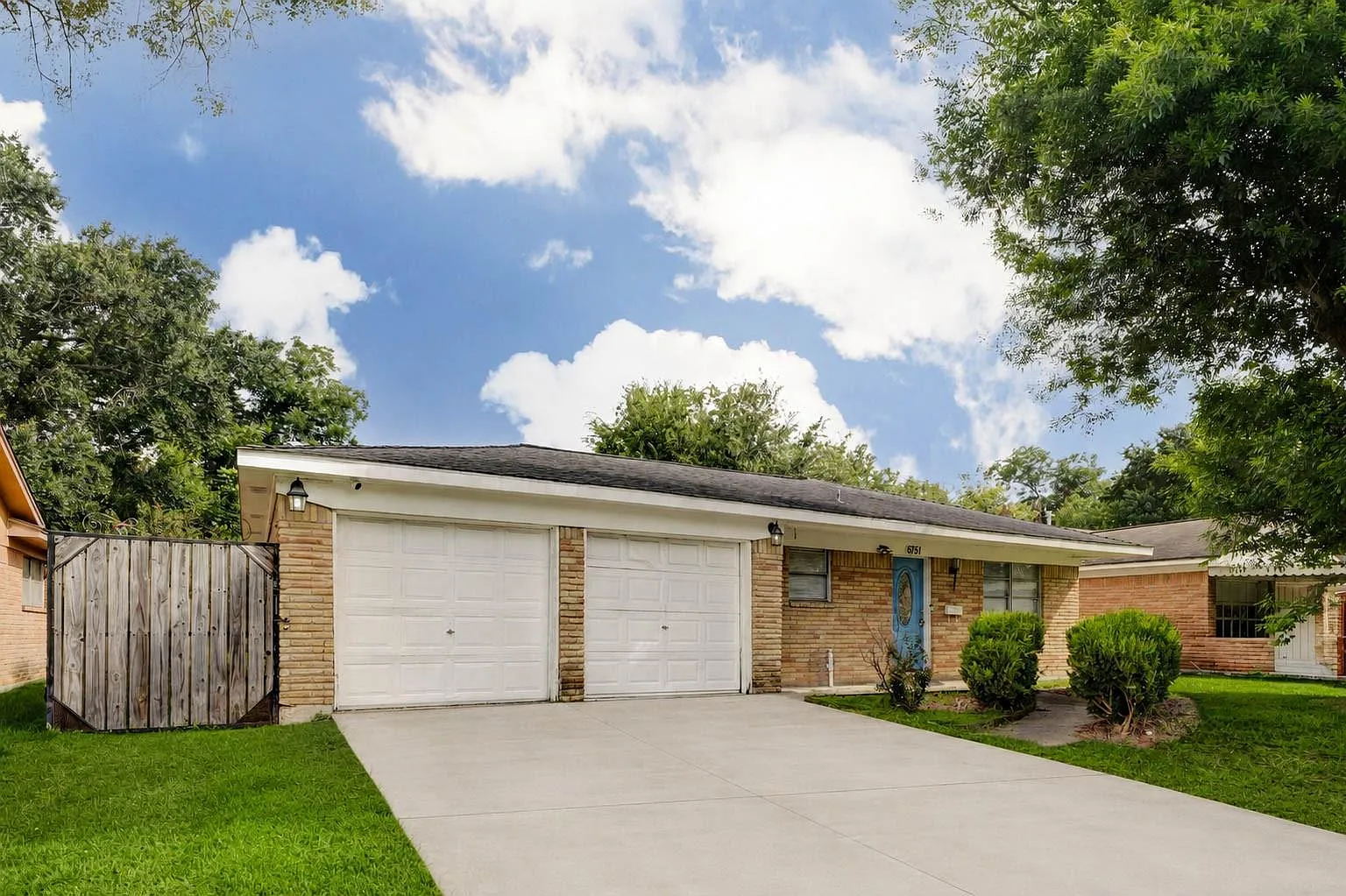 3 bed, 2.0 bath, 1479 sqft, $1,695 — Photo 1