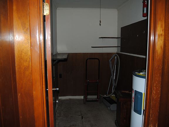 4th image of 1600 S Mississippi St