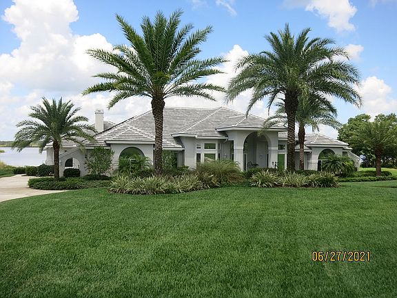 5th image of 16802 Royal Palm Dr