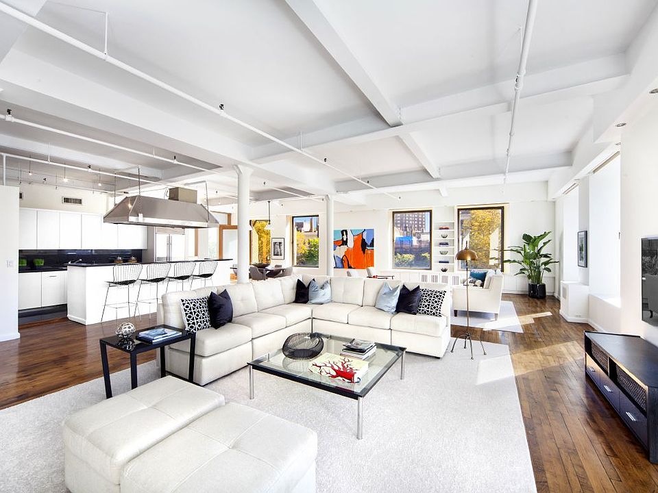 1st image of 652 Hudson St APT 3S