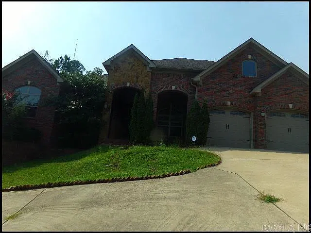 111 Chelle Ln