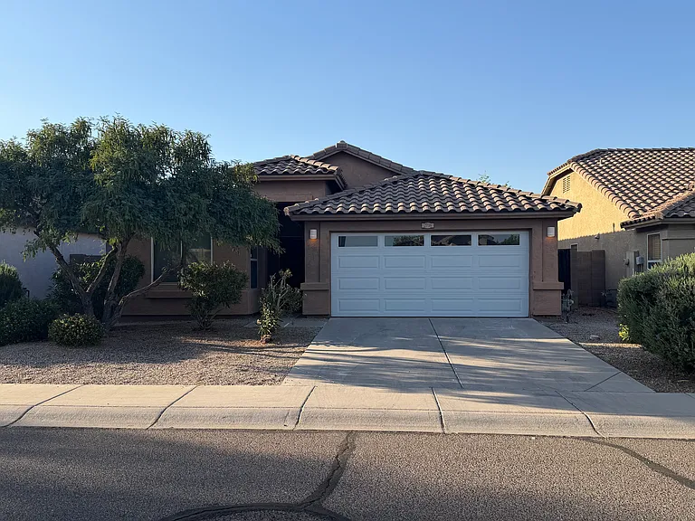 2738 W Angel Way — Photo 1