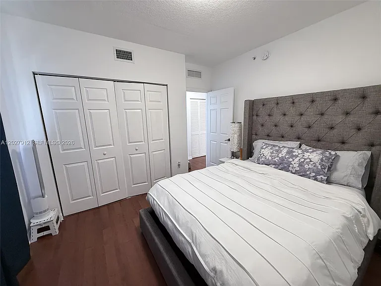 115 SW 42nd Ave #402 — Photo 22
