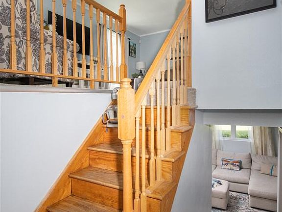 4th image of 3706 Basswood Ct