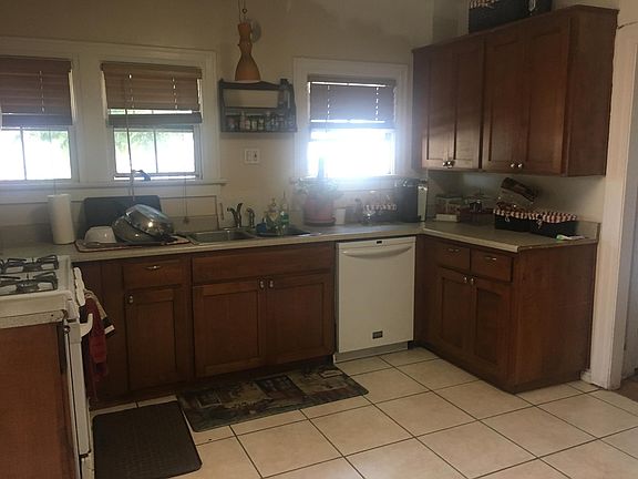 5th image of 4203 Illinois St