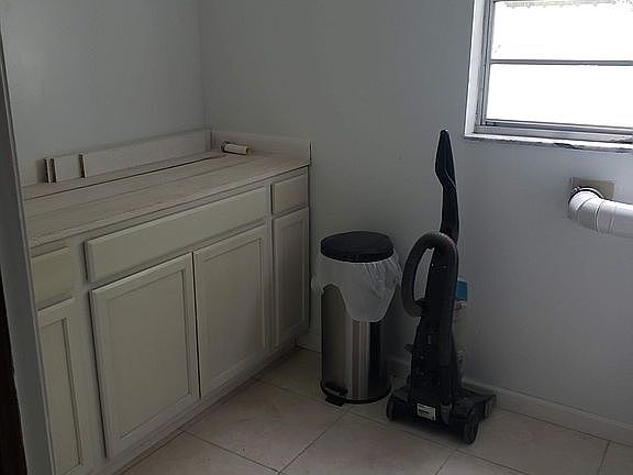 Laundry Room 1