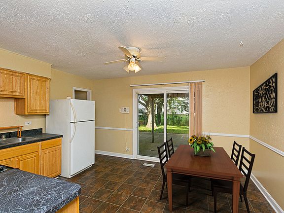 5th image of 22428 Nichols Ave