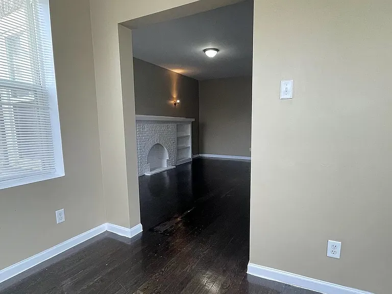 1853 S Springfield Ave #2 — Photo 2