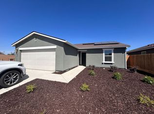 1115 S Magna Carta Ave, Hanford, CA 93230