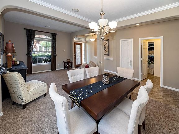 3rd image of 509 Redbridge Ln
