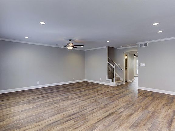 4th image of 12709 Huntingwick Dr #167