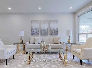 9 Lee Gate, Aurora, ON L4G 2J6