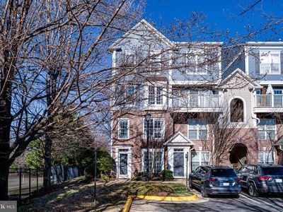7082 Falls Reach Dr, Falls Church, VA, 22043