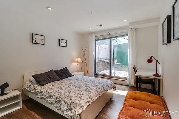 Rented by Halstead Real Estate | media 29