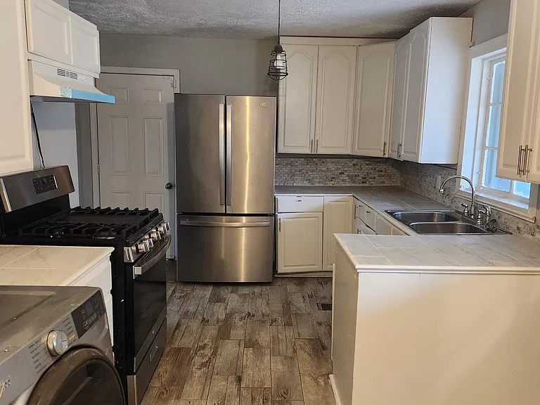 4025 Carol Dr — Photo 4