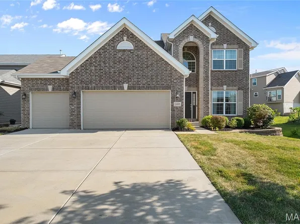 12405 Bur Oak Dr, Saint Louis, MO 63146