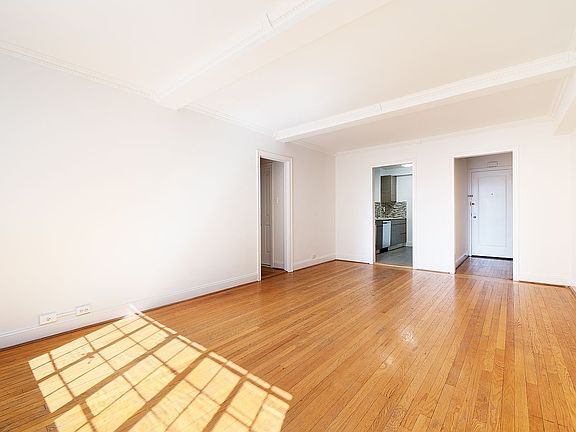 4th image of 324 41st St #703C