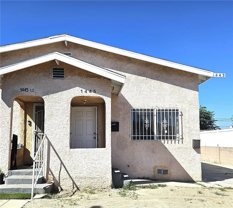2 bed, 650 sqft, $2,200 — Photo 1