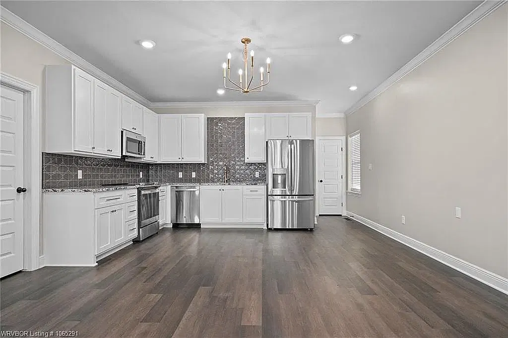 2 bed, 1704 sqft, $2,250 — Photo 4