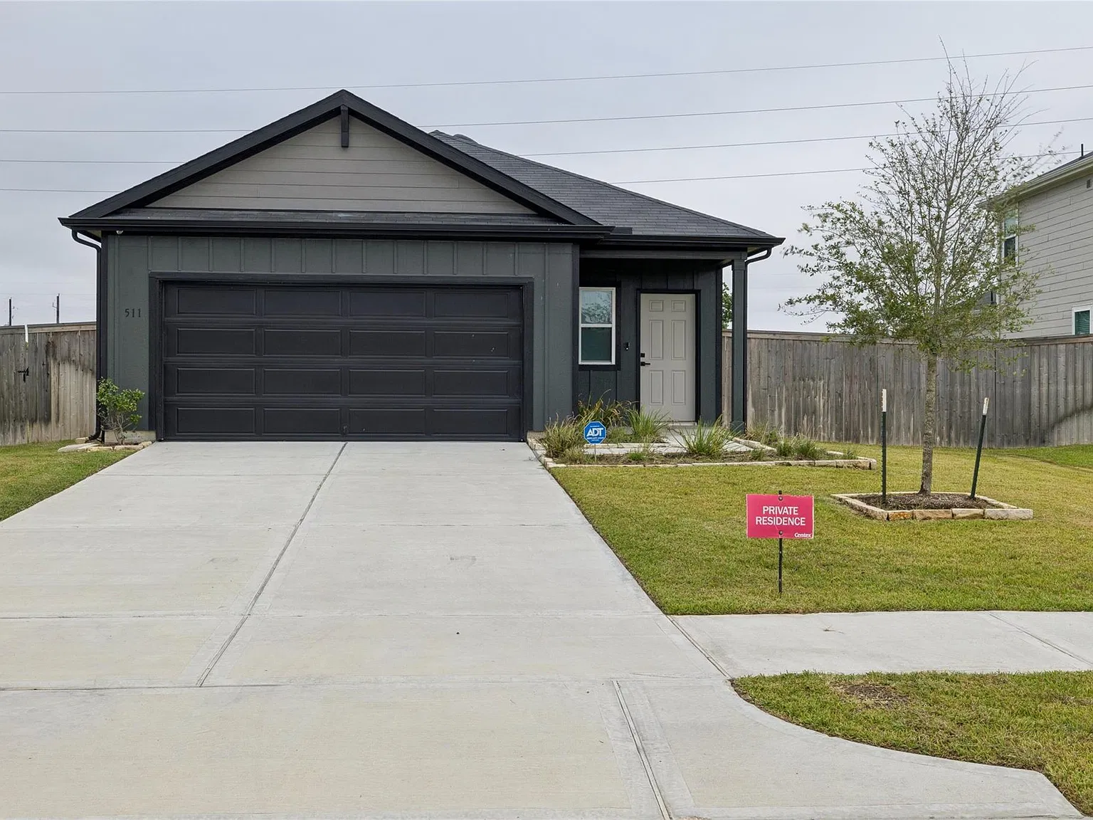 4 bed, 2.0 bath, 1814 sqft, $2,450 — Photo 2