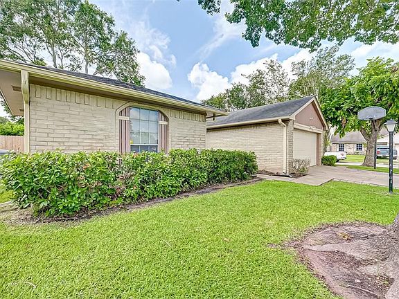 2nd image of 16355 Sierra Grande Dr