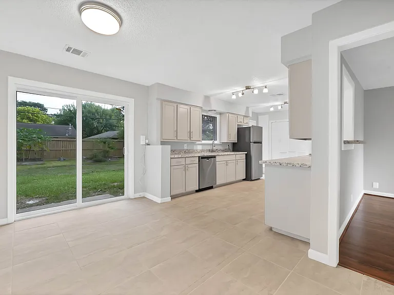 8619 Norton Dr — Photo 3