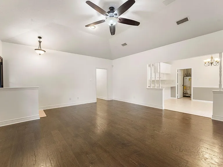 618 W Rollingwood St — Photo 8