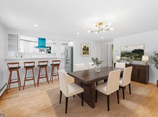 464 Buckhorn Dr, Belvidere, NJ 07823