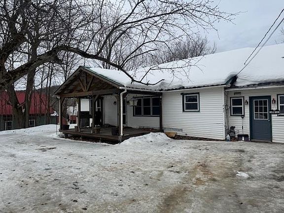 4th image of 942 Main Street