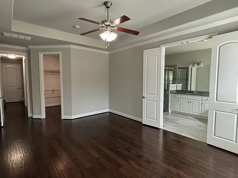 560 Darian Dr — Photo 11