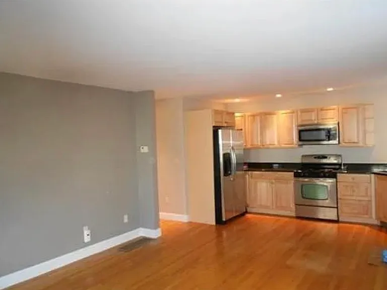 26 Salem St #2 — Photo 6