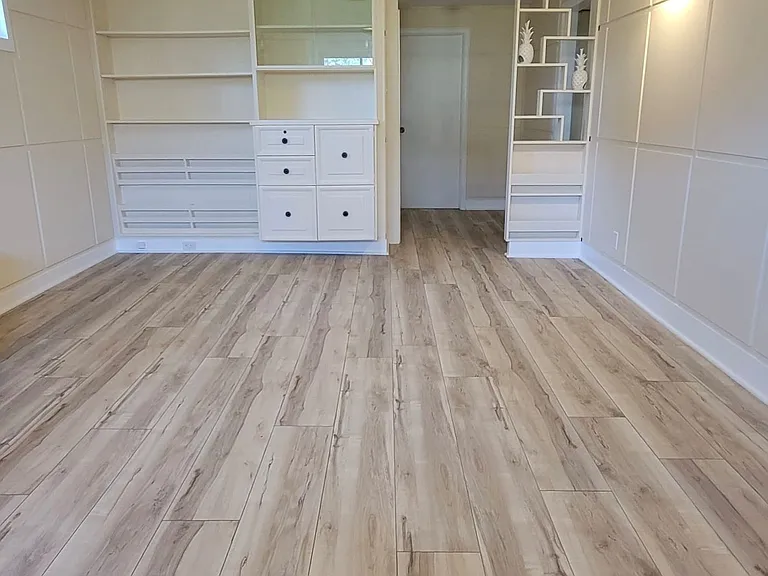 64 Watney Cres #LOWER — Photo 10
