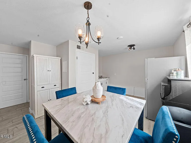 7441 Alameda Ave #11 — Photo 8