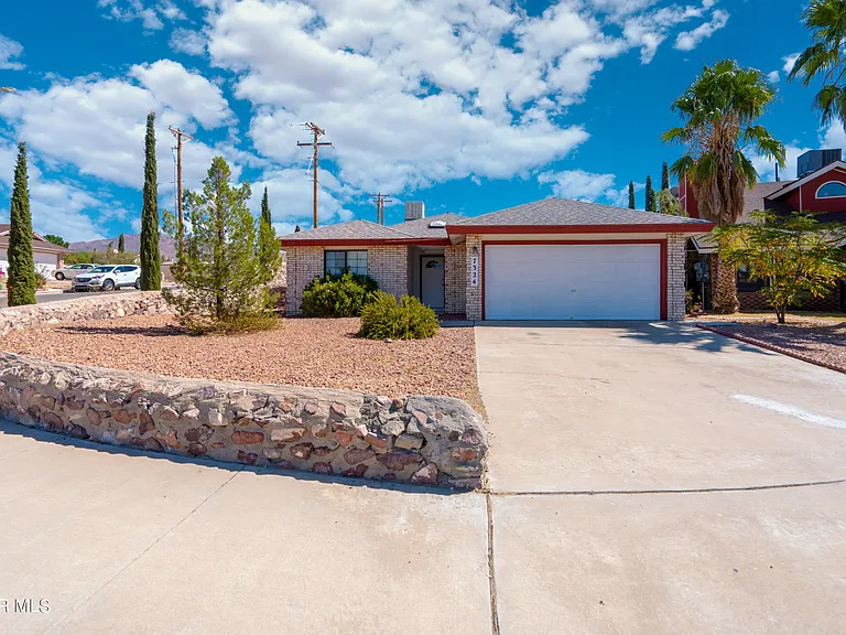 7324 Canyon Run Dr — Photo 1