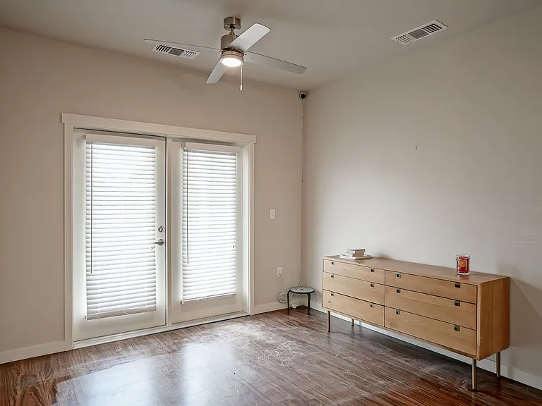 Capitol Flats — Photo 8