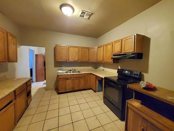 5th image of 138 S Oak Ave