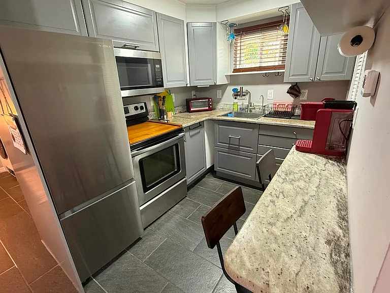 803 E James St #2-1 — Photo 12