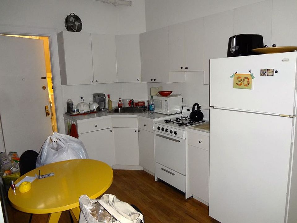 2nd image of 233 W 18th St APT 2