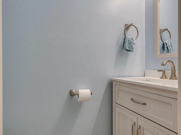 1605 Highdale Ct — Photo 6