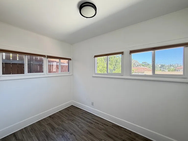 1610 Mohawk St — Photo 4