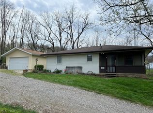 10114 Lawndell Rd SW, Navarre, OH 44662