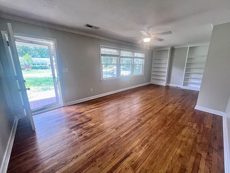 7702 Woodland Dr LV 3_07172025