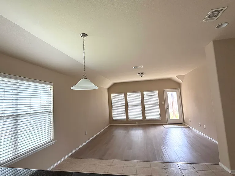 2774 Waterfall Ln — Photo 17
