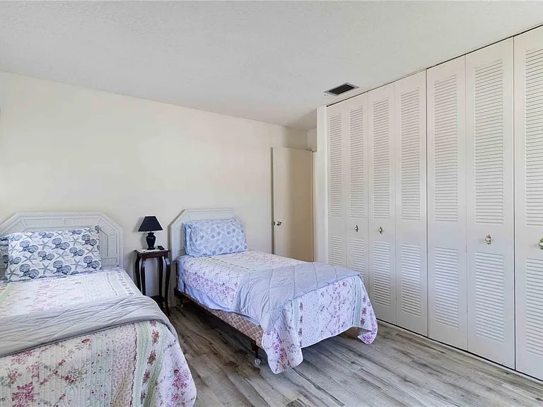 6215 Green View Cir #74 — Photo 24