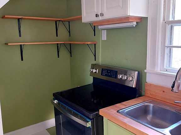 2nd image of 324 Harrington Ave